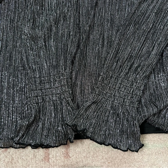 Chicos Elegant Black Metallic Women's Top Size 1(8) - Picture 11 of 12